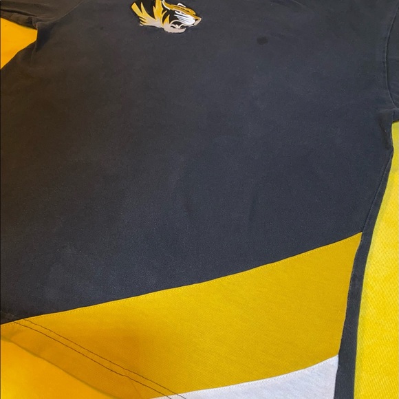 Nashville Predators Retro Tee - Picture 2 of 4